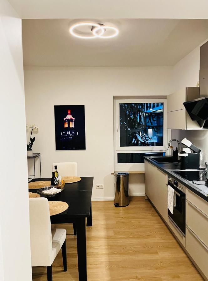 Raum2Go - No1 Modernes Ruhiges 2-Schlafzimmer Apartment City & Park Wiesbaden Kültér fotó