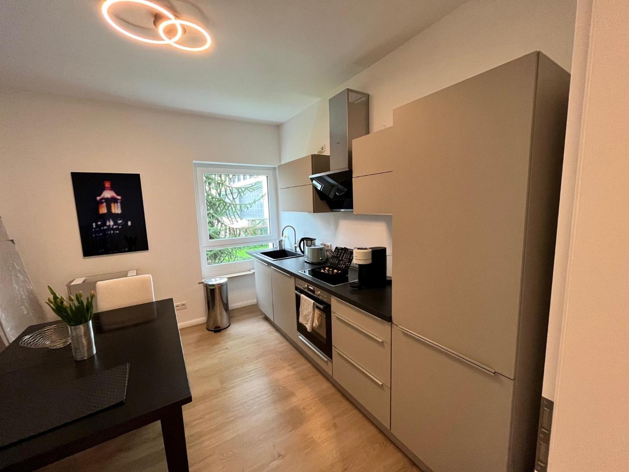 Raum2Go - No1 Modernes Ruhiges 2-Schlafzimmer Apartment City & Park Wiesbaden Kültér fotó